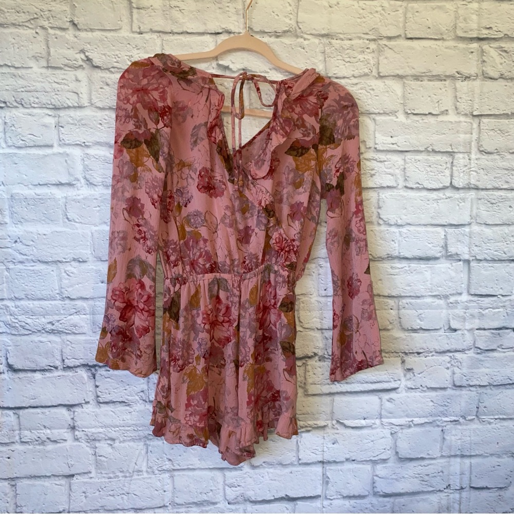 Floral Target Romper - Picture 5 of 7